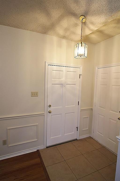 Building Photo - 6304 Meadowedge Rd