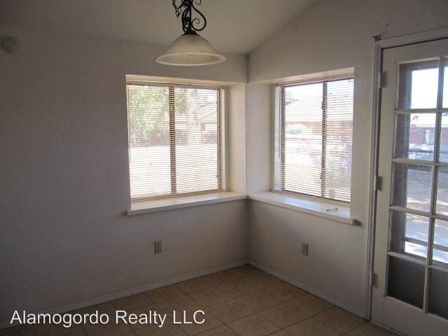 Building Photo - 3 br, 2 bath House - 400 Glacier