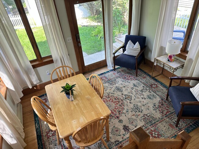 Back room / Dining / sitting room - 59 Monroe St