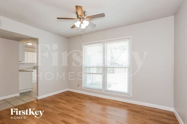 Building Photo - 9113 Linda Vista Dr