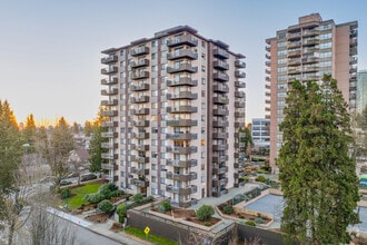 Building Photo - Horizon Towers