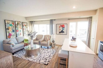 Building Photo - Cinque Apartments