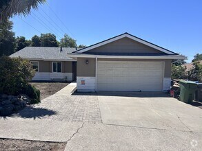 Building Photo - 1557 Southwood Dr