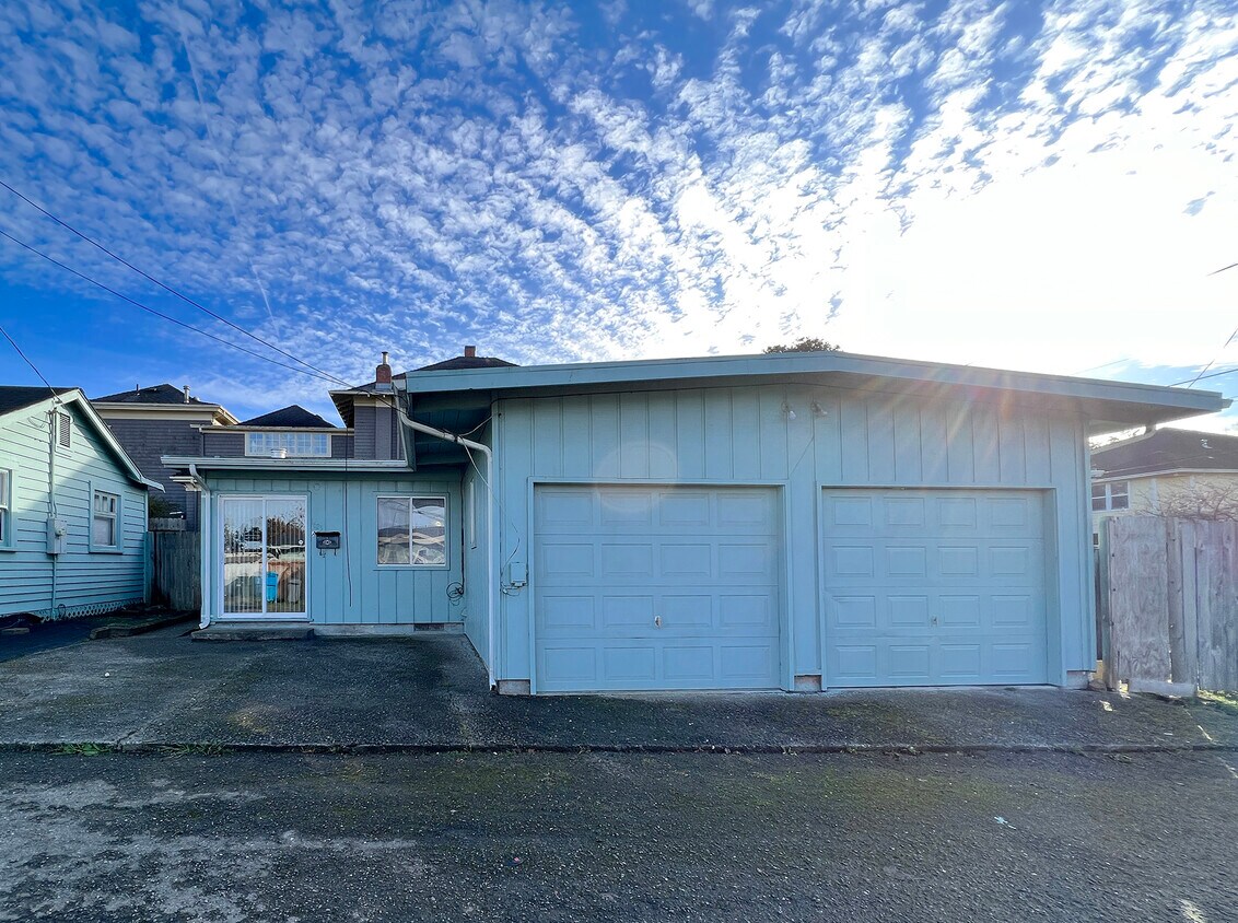 Exterior - 1625 D St