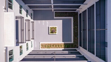 Building Photo - 14825 Delano St