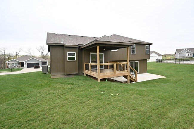 Building Photo - For Rent-Beautiful New 4 Bedroom, 3 bathro...