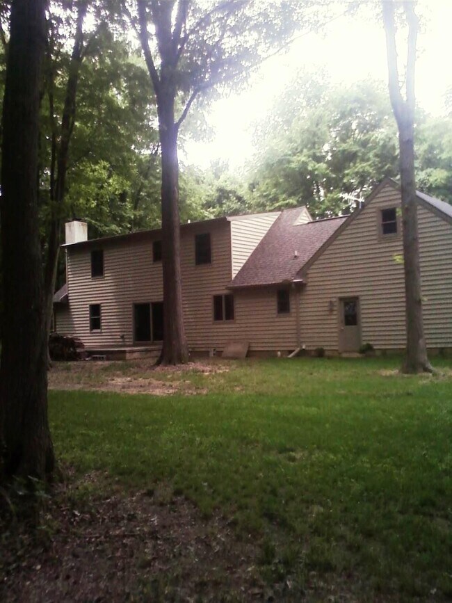 Foto del edificio - 21324 Delaware Ave
