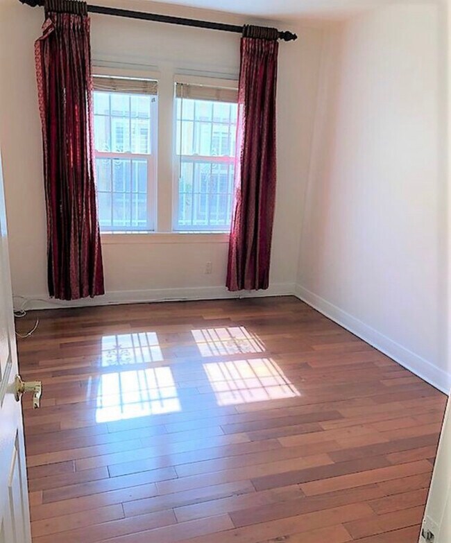 3rd bedroom - 472 S Willaman Dr