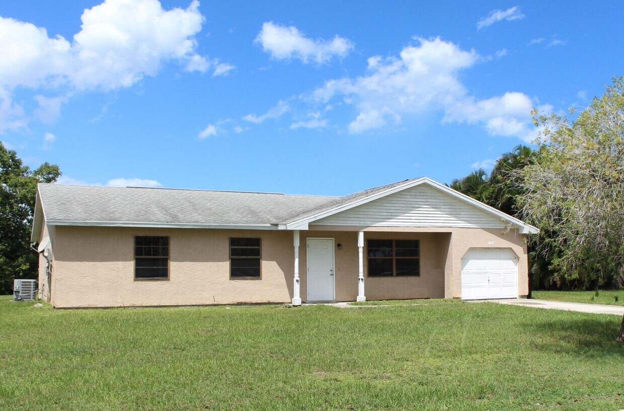 Primary Photo - 2058 SE West Dunbrooke Cir
