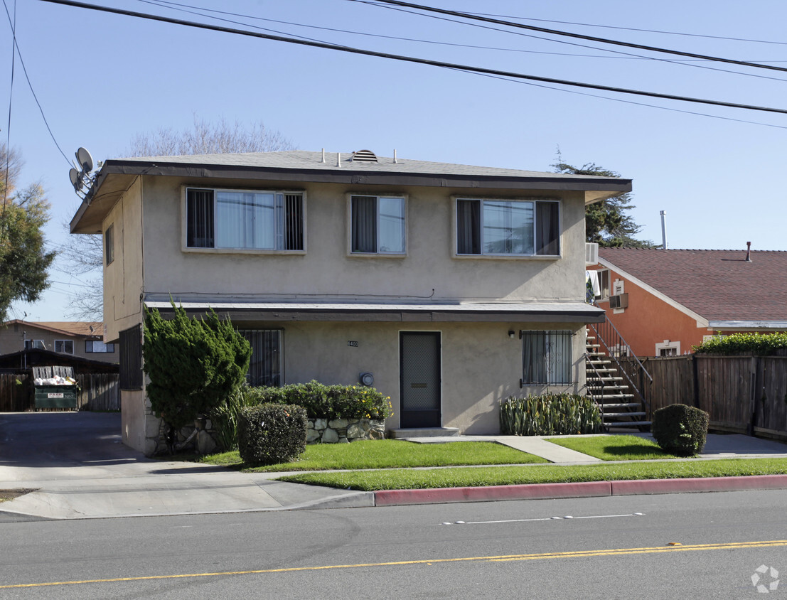 Foto del edificio - 6400 Stanton Ave