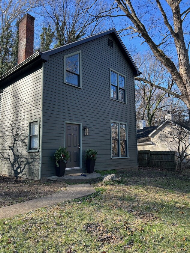 Unit 1 entrance - 7039 Clough Pike