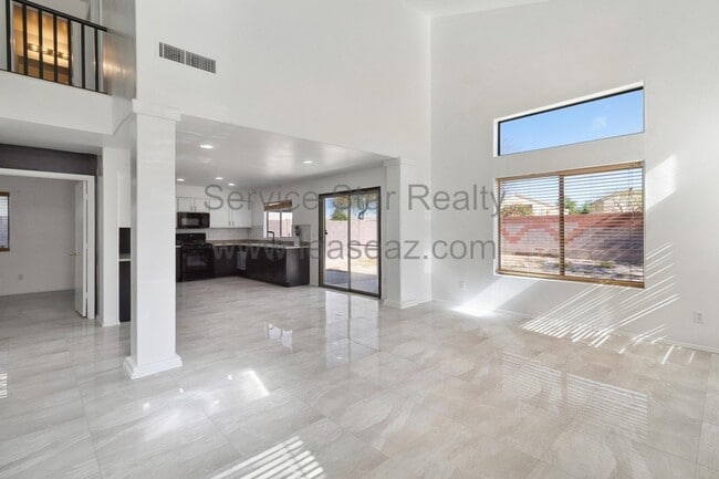 Building Photo - 11006 W Mountain View Dr