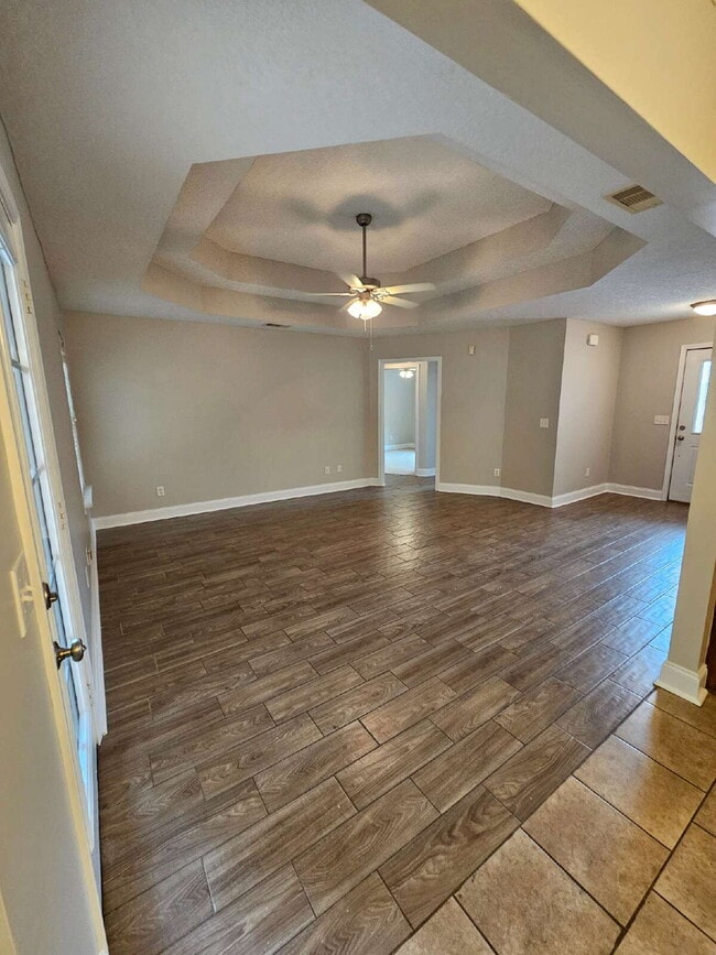 Building Photo - Home in Ludowici for rent with large fenced yard.