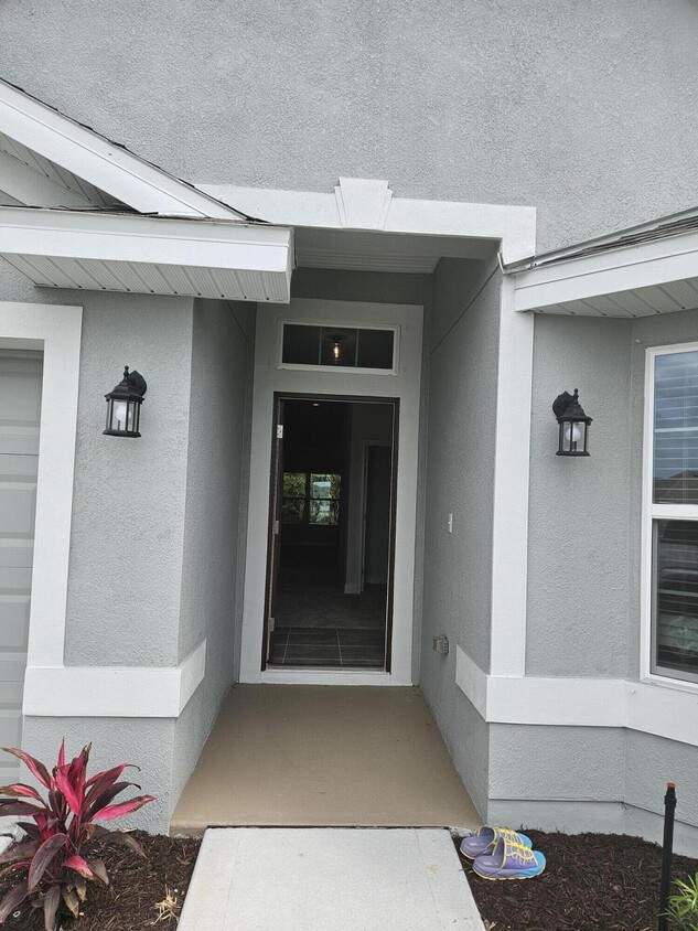 Primary Photo - 5246 Vespera St