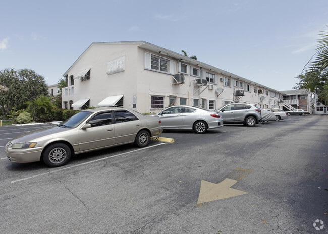 Building Photo - El Dorado Country Club Apartments