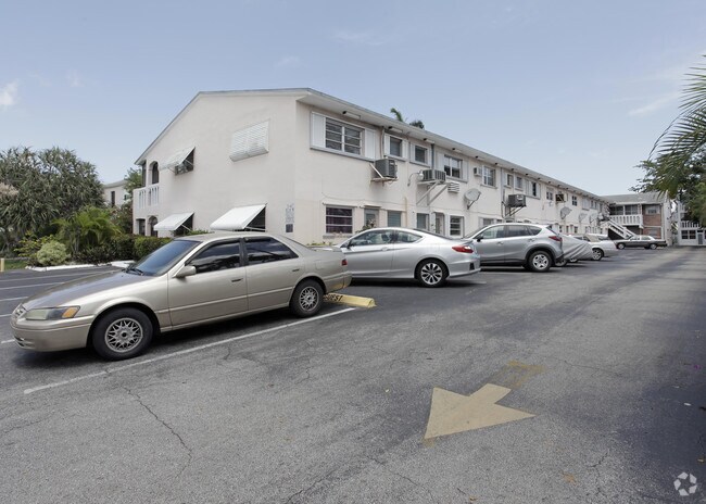 Foto del edificio - El Dorado Country Club Apartments