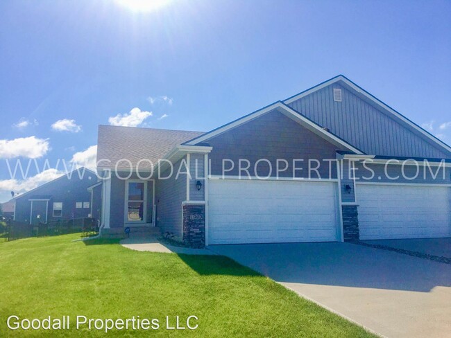 Building Photo - 3 br, 2.5 bath House - 1903 NW Woodbury Dr