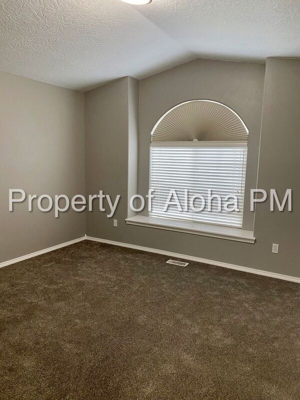 Building Photo - 13362 W Fig St