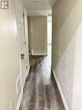 Building Photo - 40 Roulette Cres