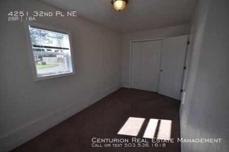 Building Photo - 4251 32nd Pl NE