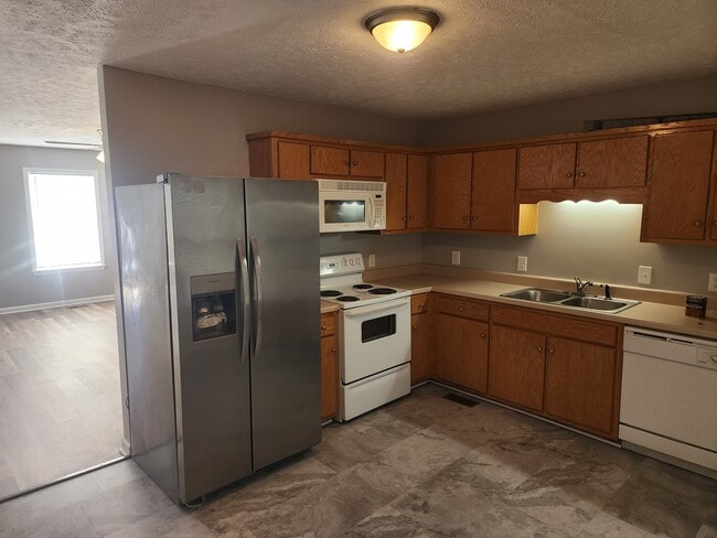 kitchen area - 62 Jacoby Jamison Ln