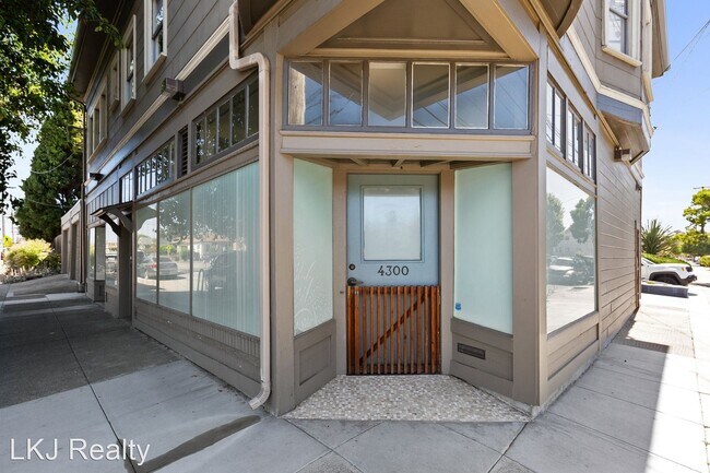 Building Photo - 1 br, 1 bath House - 4300-4304 West Street