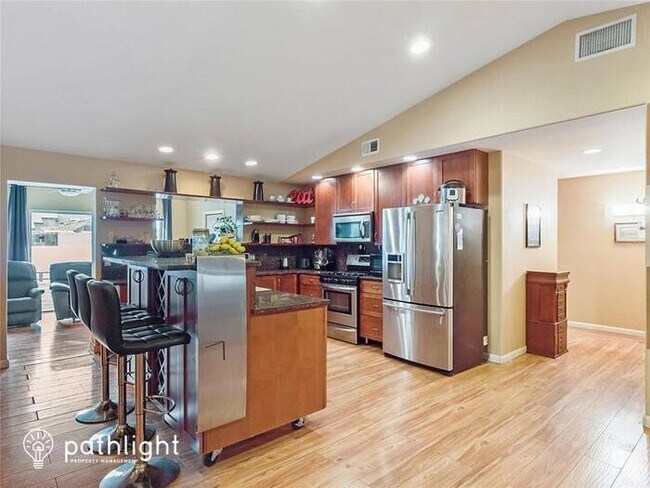 Foto del edificio - 622 Lakespur Lane