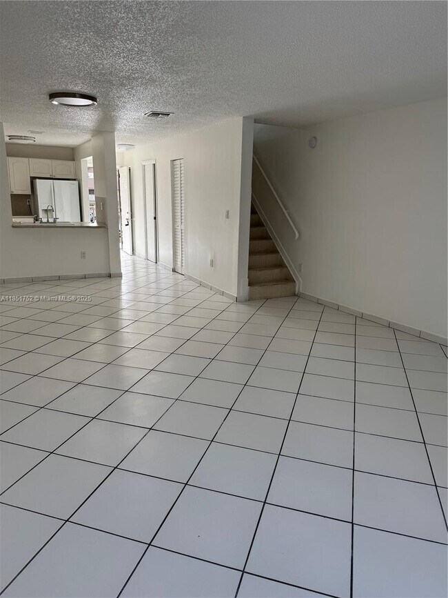 Foto del edificio - 8851 NW 119th St