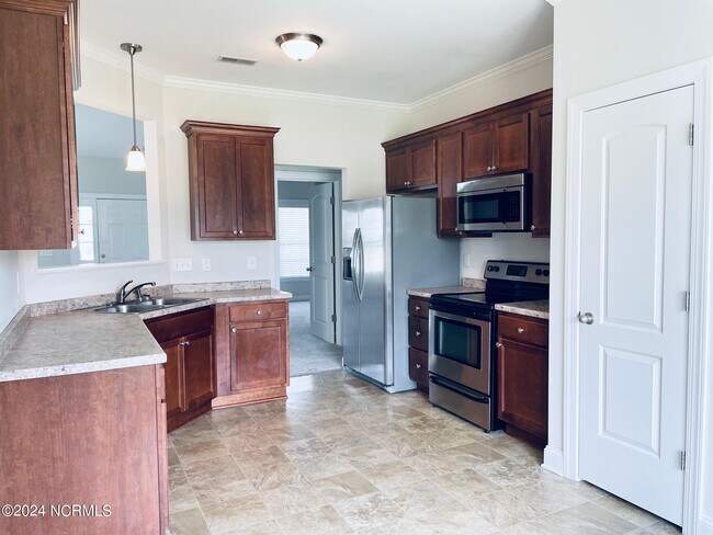 Building Photo - 454 Branchwood Dr