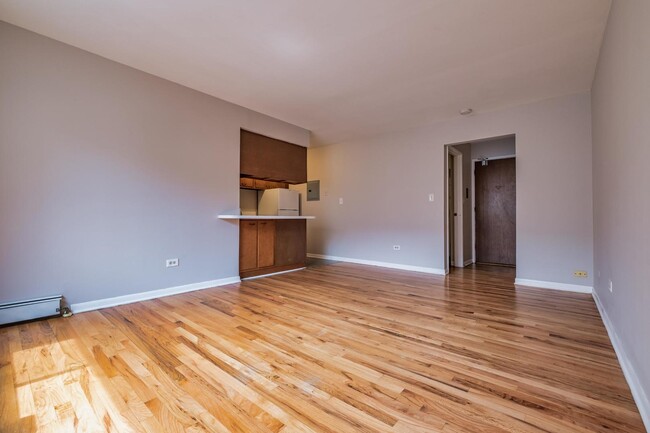 Foto del edificio - 5450 N Winthrop Ave