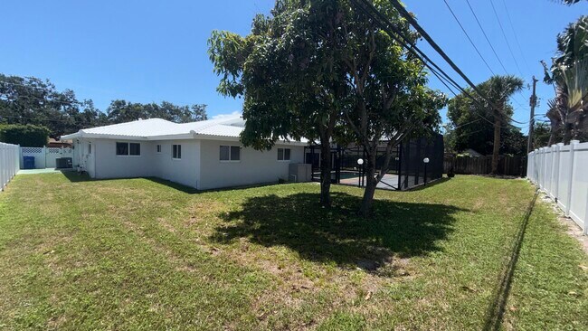 Foto del edificio - 4755 NE 23rd Ave