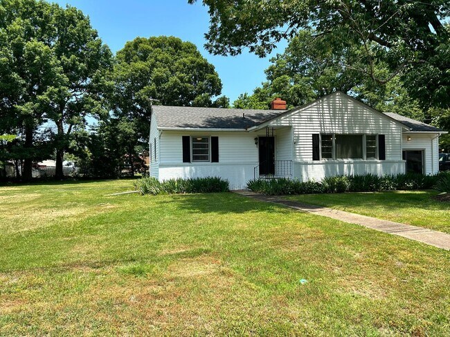Building Photo - 315 Natchez Rd