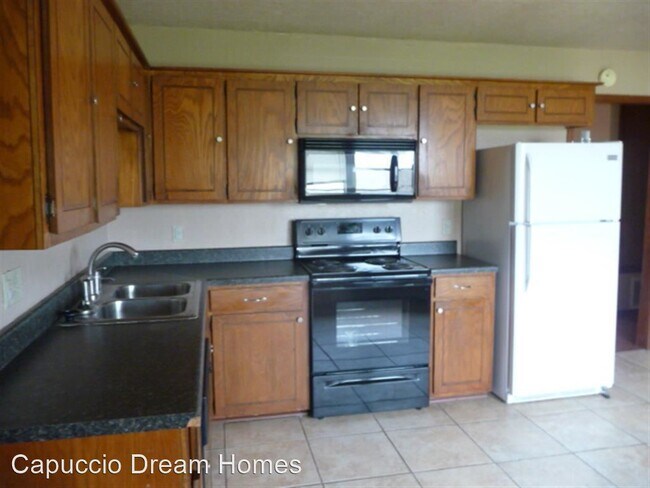 Building Photo - 3 br, 1.5 bath House - 6102 SW Summit Ave.