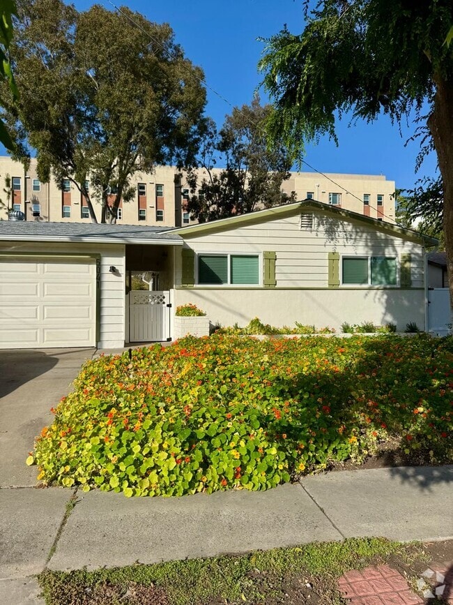 Building Photo - 5041 Tierra Baja Way