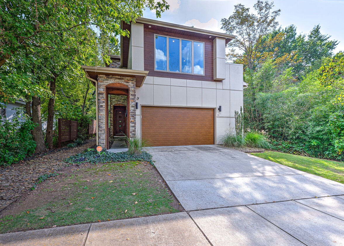 Photo - 21 E Martin Luther King Jr Blvd (Fayetteville, AR)