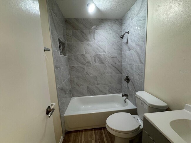 Foto del edificio - 665 W Juniata St