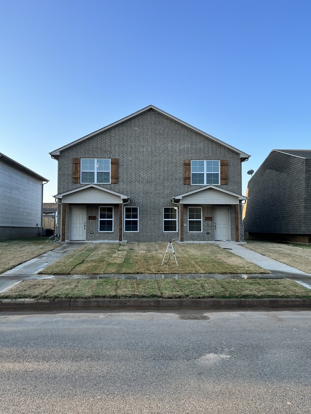 Foto principal - 1335 Eastgate Dr