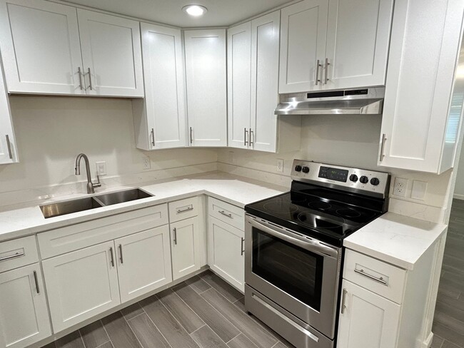 Foto del edificio - Remodeled Home Near Downtown Chandler!