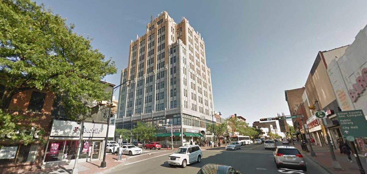 Building Photo - Silver Leaf Tower