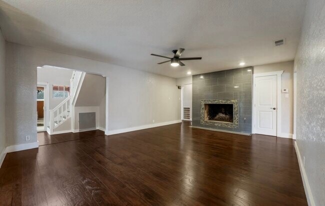 Foto del edificio - 5723 Bogart Dr