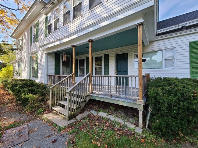 Building Photo - 167 Birch St