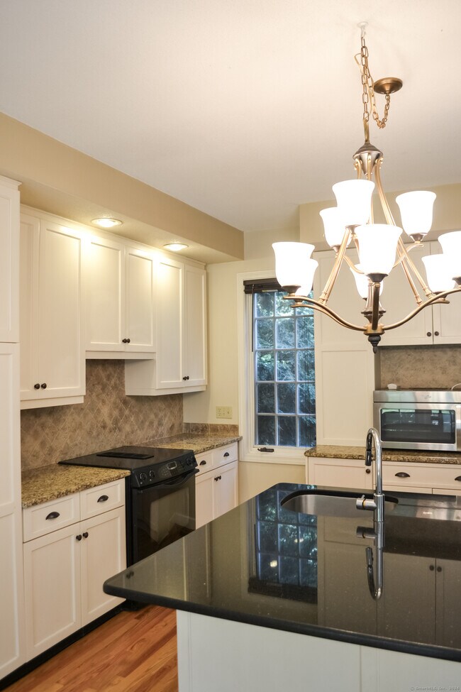 Building Photo - 1 Kempton Mews