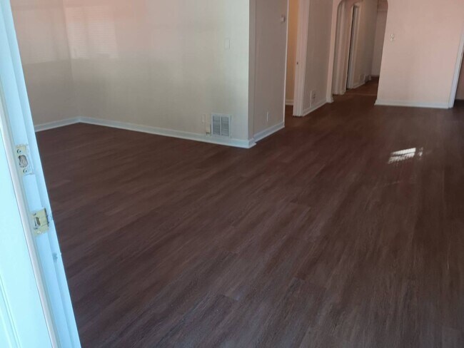 Foto del edificio - 3356N12thJ