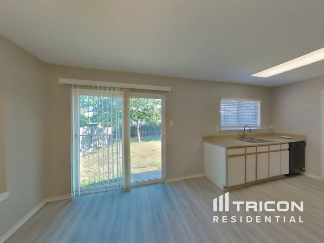 Building Photo - 6703 Beech Trail Dr