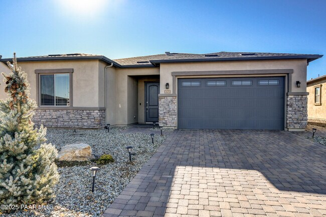 Foto del edificio - 8736 N Peaceful Vly Wy