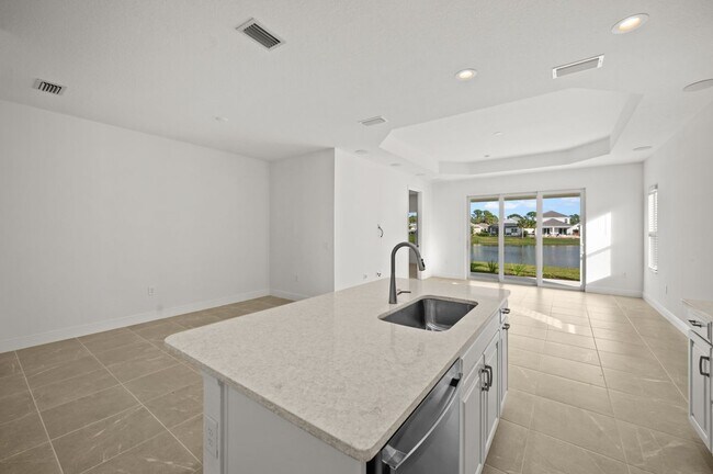 Foto del edificio - 10366 Lake George Ave