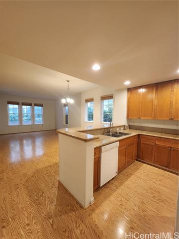 Building Photo - 520 Lunalilo Home Rd