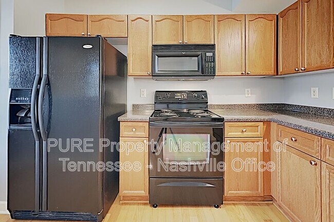 Foto del edificio - 735 Tulip Grove Rd
