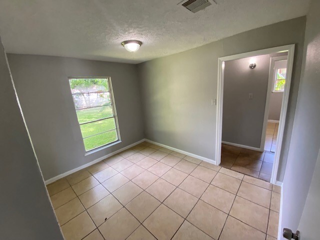 Building Photo - 2503 Marshall St