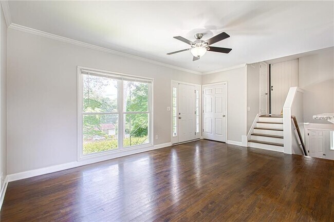 Foto del edificio - 4984 Crowe Dr SE